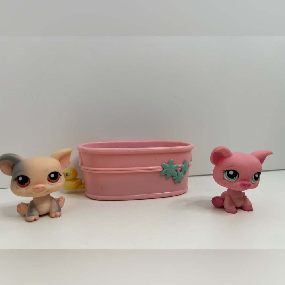 LPS littlest Pet shop Pigs and Bathtub accessory